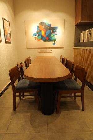 Table with 8 chairs